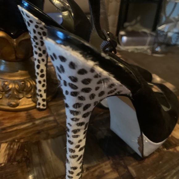 Heels - Picture 2 of 2